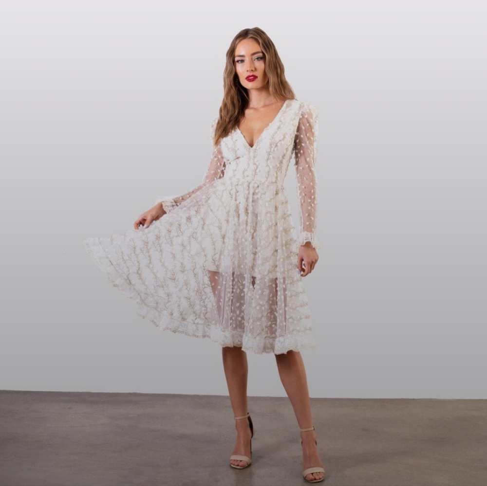 HELSI Ella Embroidered Lace Long Sleeve Deep V-Neck Midi Dress Size Small